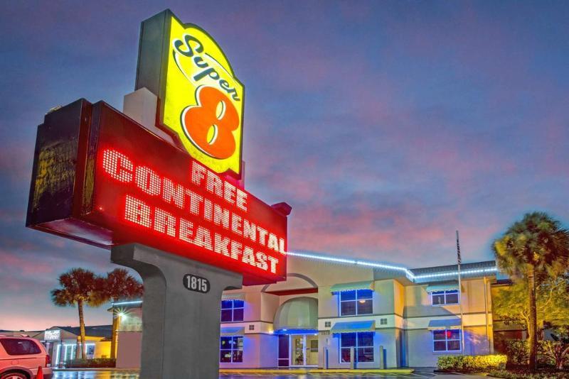 Super 8 By Wyndham Kissimmee/Maingate/Orlando Area Ξενοδοχείο Celebration Εξωτερικό φωτογραφία