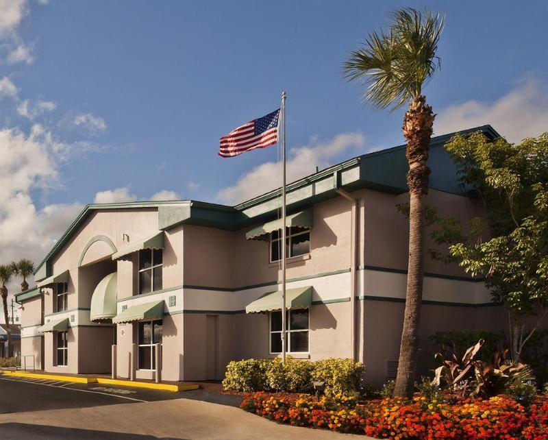 Super 8 By Wyndham Kissimmee/Maingate/Orlando Area Ξενοδοχείο Celebration Εξωτερικό φωτογραφία