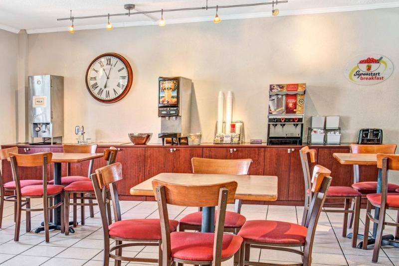 Super 8 By Wyndham Kissimmee/Maingate/Orlando Area Ξενοδοχείο Celebration Εξωτερικό φωτογραφία
